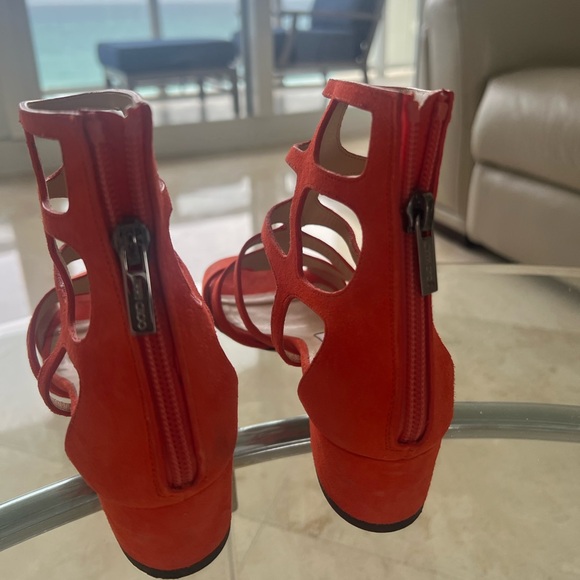 Barely wear, not my colour:) - Picture 3 of 3